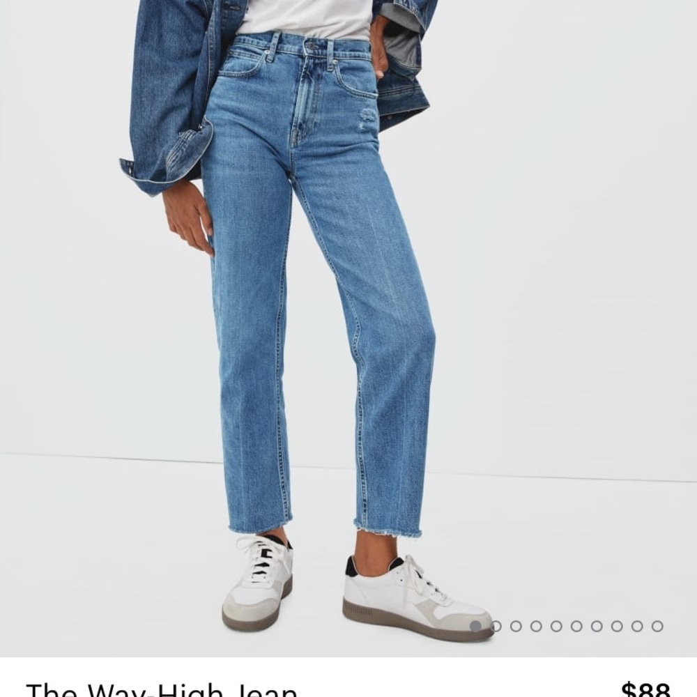EVERLANE the way high jeans size 26 color distressed